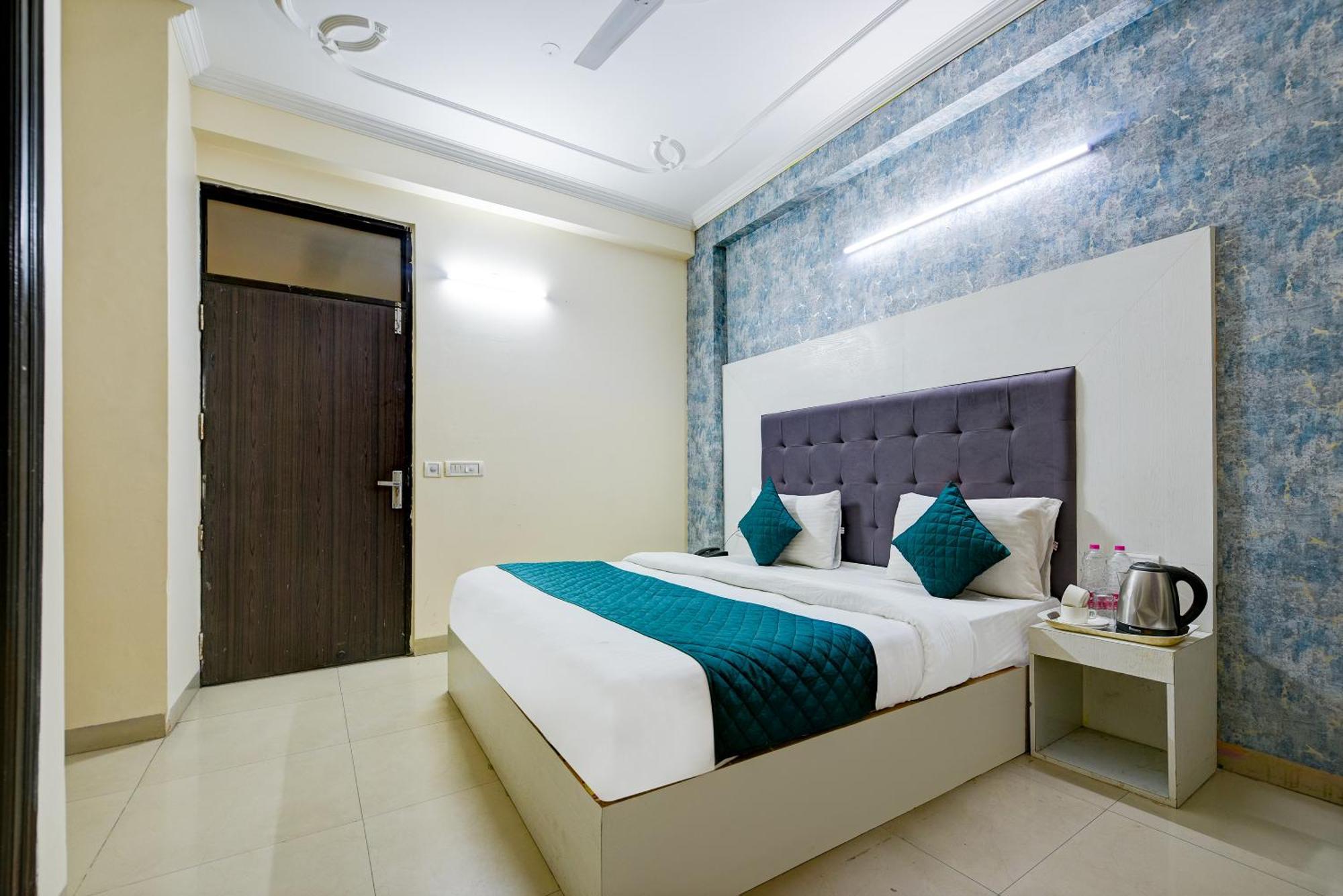 Hotel Ark Wood At Airport Nueva Delhi Exterior foto